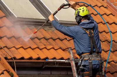 Démoussage et hydrofuge de toiture à Quetteville